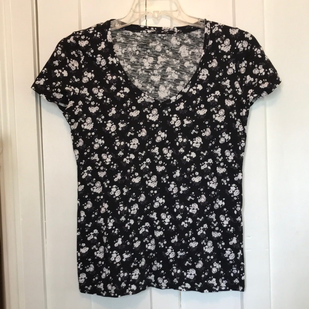PINK by Victoria’s Secret short sleeve summer top